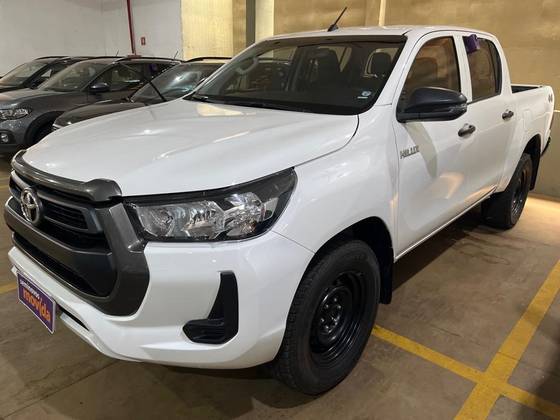 TOYOTA HILUX 2.8 D-4D TURBO DIESEL CD POWER PACK 4X4 AUTOMÁTICO